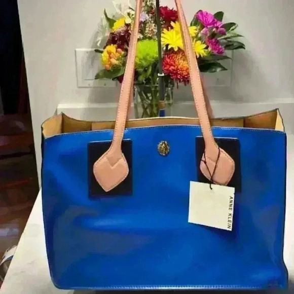 NWT Anne Klein Ameila Tote in Royal Blue and Black with matching black wristlet - Picture 1 of 9